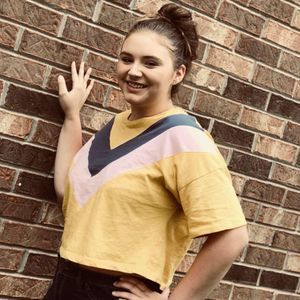 Meet your Posher, Adrienne